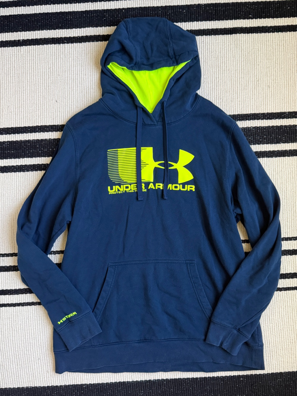 Men’s Under Armour Hooded Sweatshirt- XL Blue